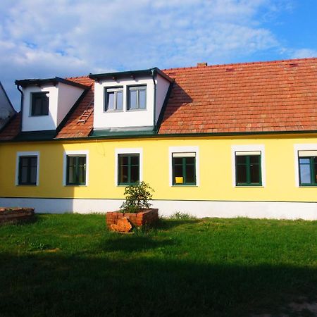 Gaestehaus Weinviertel - Niederoesterreich Siebenhirten Exterior foto
