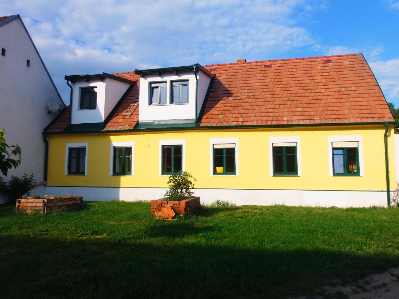 Gaestehaus Weinviertel - Niederoesterreich Siebenhirten Exterior foto